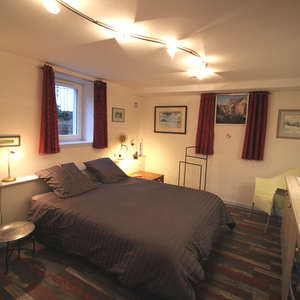 chambre à coucher avec lit 160 x 200 cm, location colmar calme & confort